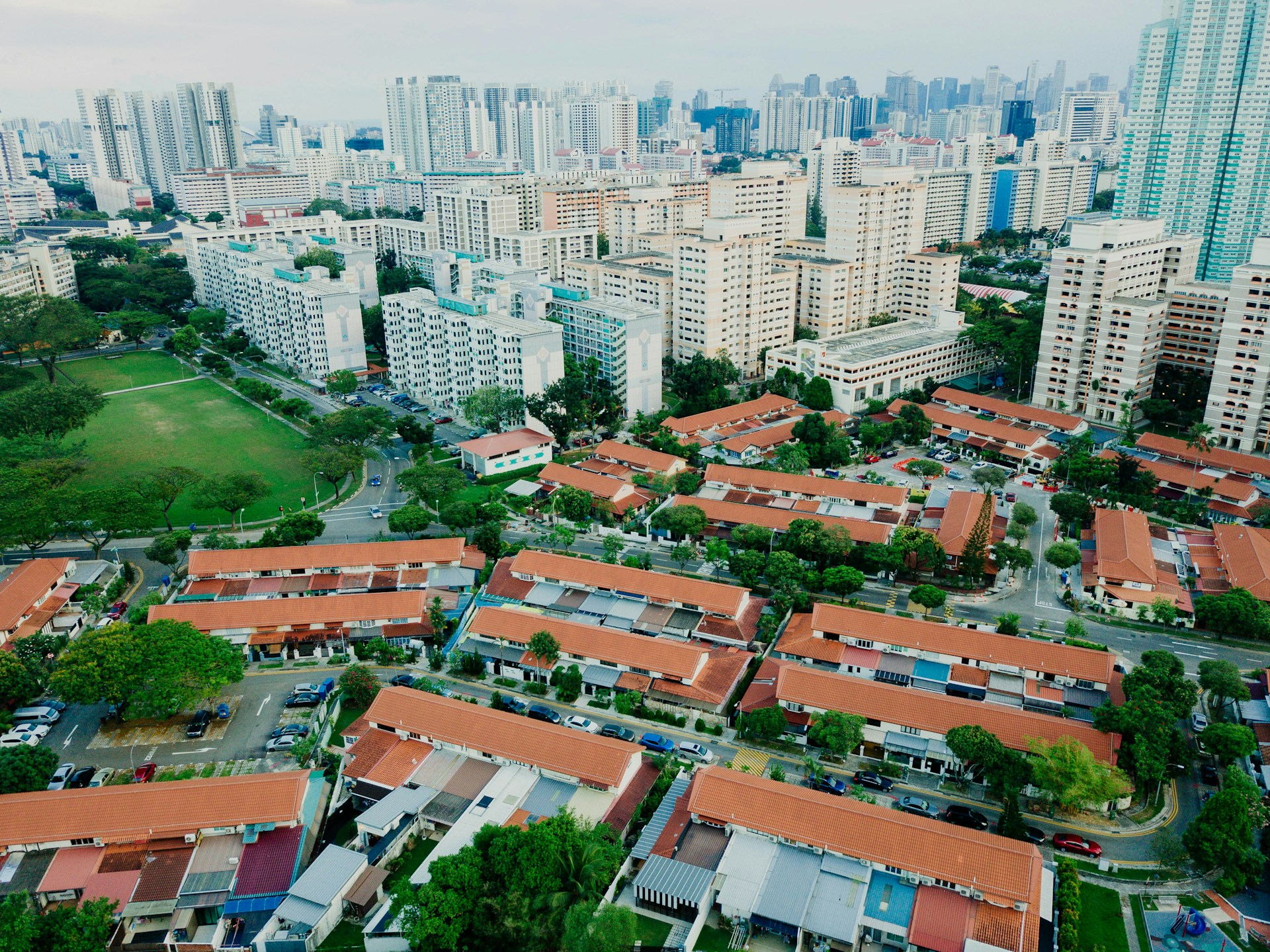 Read more about the article What Commercial Property Buyers Need to Know About Settlement Agents in Perth